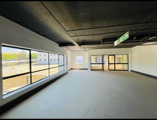 650M² OFFICE TO LET IN VORNA VALLEY